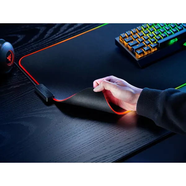 Podloga za miš Razer Strider Chroma, gaming, 900x370mm, RGB, crna, RZ02-04490100-R3M1 - Slika 4
