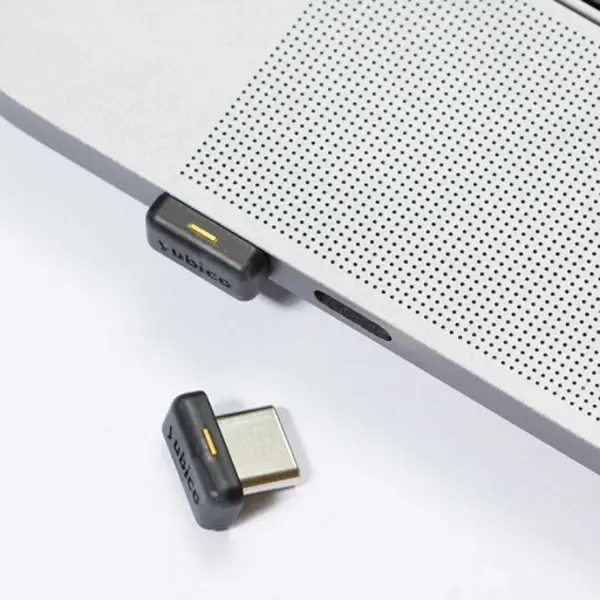 Sigurnosni ključ Yubico YubiKey 5C Nano, USB-C, crni - Slika 4