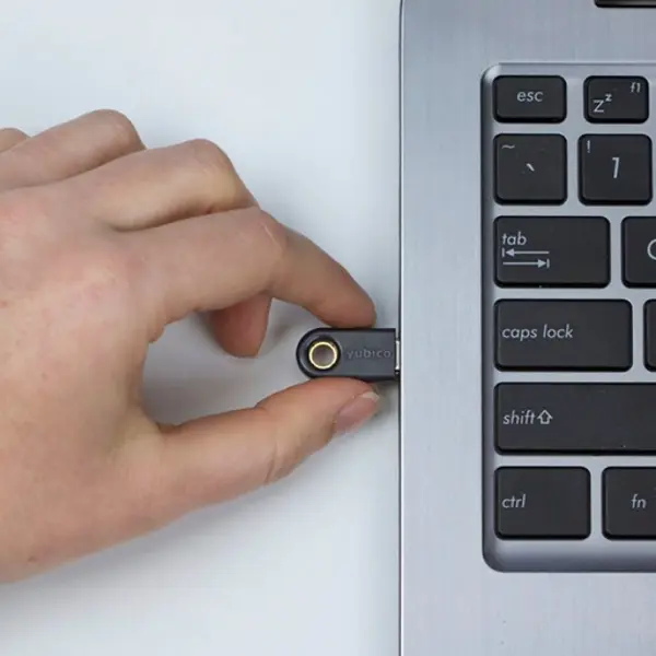 Sigurnosni ključ Yubico YubiKey 5C, USB-C, crni - Slika 3